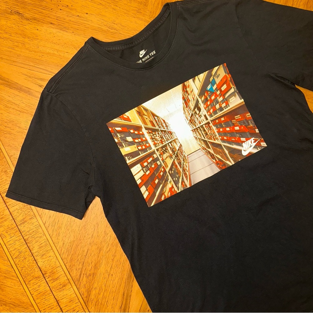 Nike Tshirt Mens Size Large Black Crew Neck Shoe Box Stock Room 892167-010
